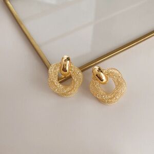 Vintage Antique Style Earrings With Silver Needle